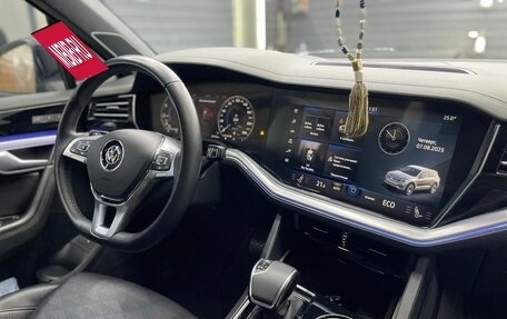 Volkswagen Touareg III, 2019 год, 4 850 000 рублей, 7 фотография