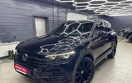 Volkswagen Touareg III, 2019 год, 4 850 000 рублей, 3 фотография