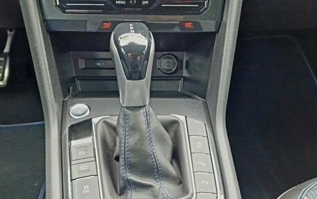 Volkswagen Tiguan II, 2021 год, 2 800 000 рублей, 15 фотография