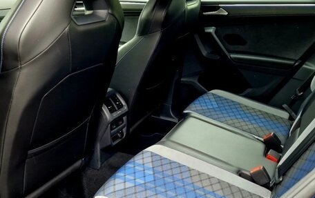 Volkswagen Tiguan II, 2021 год, 2 800 000 рублей, 18 фотография