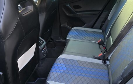 Volkswagen Tiguan II, 2021 год, 2 800 000 рублей, 19 фотография