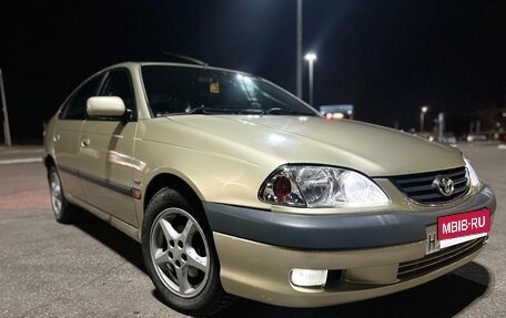 Toyota Avensis III рестайлинг, 2001 год, 570 000 рублей, 1 фотография