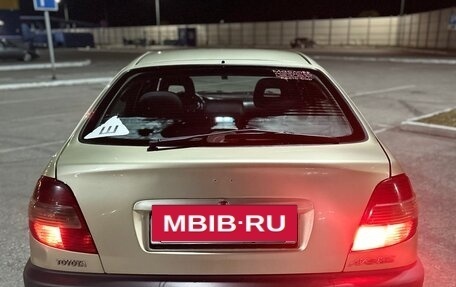 Toyota Avensis III рестайлинг, 2001 год, 570 000 рублей, 3 фотография