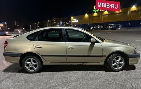 Toyota Avensis III рестайлинг, 2001 год, 570 000 рублей, 2 фотография