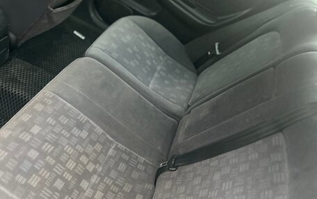 Toyota Avensis III рестайлинг, 2001 год, 570 000 рублей, 11 фотография