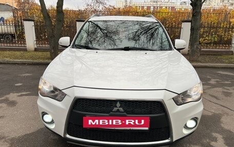 Mitsubishi Outlander III рестайлинг 3, 2010 год, 1 190 000 рублей, 2 фотография