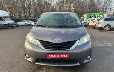 Toyota Sienna III, 2010 год, 1 700 000 рублей, 1 фотография