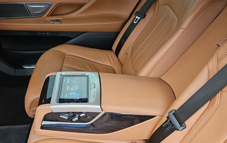 BMW 7 серия, 2018 год, 3 200 000 рублей, 10 фотография