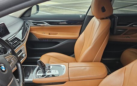 BMW 7 серия, 2018 год, 3 200 000 рублей, 14 фотография