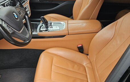 BMW 7 серия, 2018 год, 3 200 000 рублей, 15 фотография