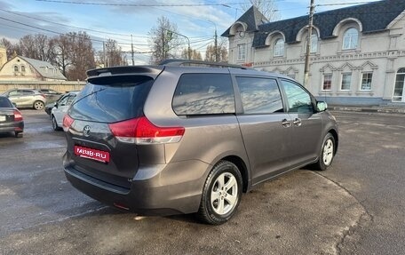 Toyota Sienna III, 2010 год, 1 700 000 рублей, 5 фотография