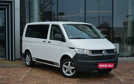 Volkswagen Transporter T6 рестайлинг, 2021 год, 3 949 000 рублей, 3 фотография
