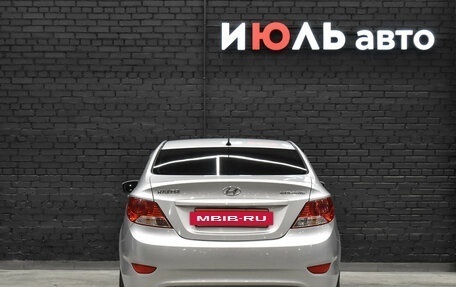 Hyundai Solaris II рестайлинг, 2014 год, 880 000 рублей, 5 фотография