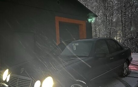 Mercedes-Benz E-Класс, 1998 год, 350 000 рублей, 1 фотография