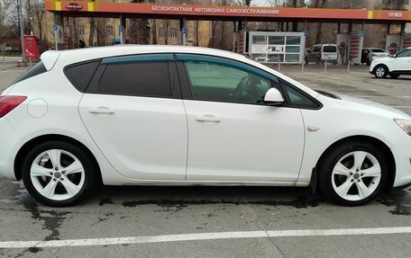 Opel Astra J, 2012 год, 900 000 рублей, 7 фотография