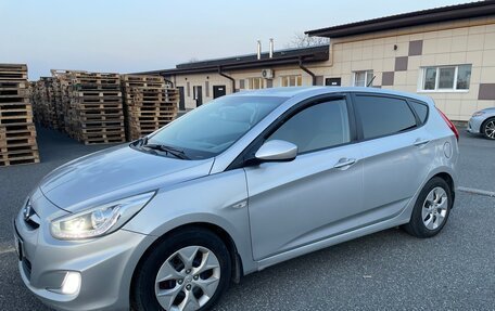 Hyundai Solaris II рестайлинг, 2013 год, 850 000 рублей, 2 фотография