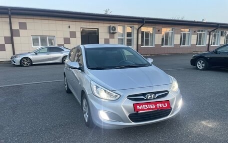 Hyundai Solaris II рестайлинг, 2013 год, 850 000 рублей, 5 фотография
