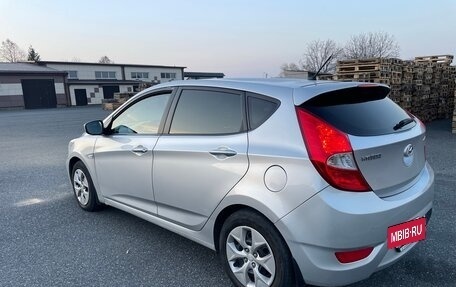 Hyundai Solaris II рестайлинг, 2013 год, 850 000 рублей, 3 фотография