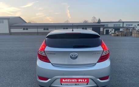 Hyundai Solaris II рестайлинг, 2013 год, 850 000 рублей, 9 фотография