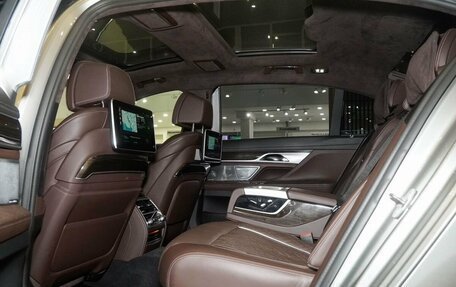 BMW 7 серия, 2019 год, 6 035 000 рублей, 12 фотография