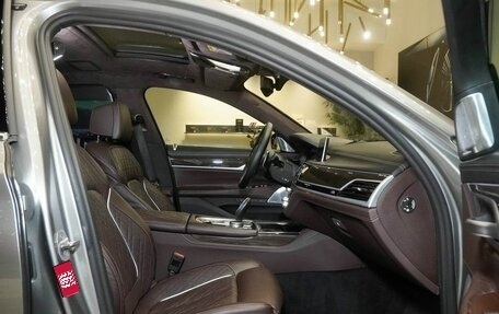 BMW 7 серия, 2019 год, 6 035 000 рублей, 31 фотография