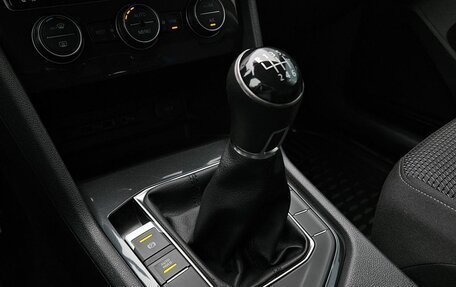 Volkswagen Tiguan II, 2020 год, 1 999 000 рублей, 23 фотография