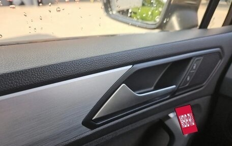 Volkswagen Tiguan II, 2021 год, 2 750 000 рублей, 9 фотография