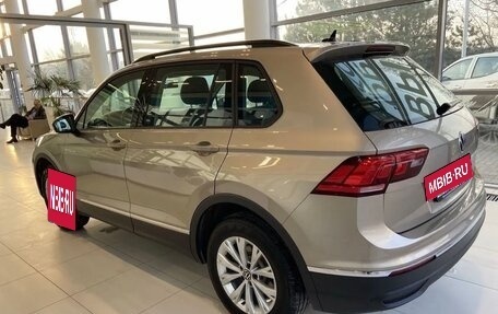 Volkswagen Tiguan II, 2021 год, 2 750 000 рублей, 18 фотография