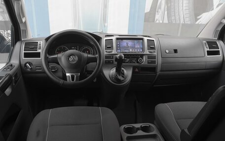 Volkswagen Multivan T5, 2015 год, 2 225 000 рублей, 6 фотография