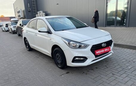 Hyundai Solaris II рестайлинг, 2017 год, 725 000 рублей, 2 фотография