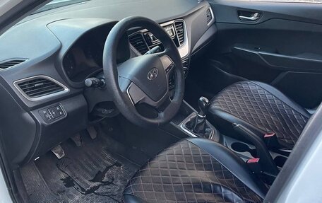 Hyundai Solaris II рестайлинг, 2017 год, 725 000 рублей, 10 фотография