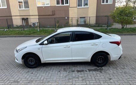 Hyundai Solaris II рестайлинг, 2017 год, 725 000 рублей, 4 фотография
