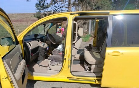 Toyota Sienta I, 2004 год, 650 000 рублей, 4 фотография