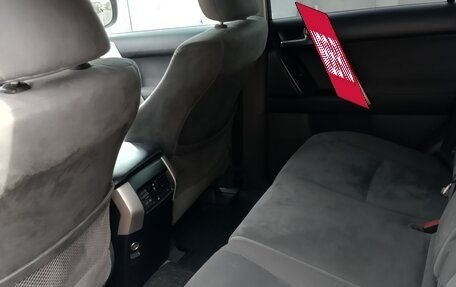 Toyota Land Cruiser Prado 150 рестайлинг 2, 2011 год, 2 000 000 рублей, 8 фотография