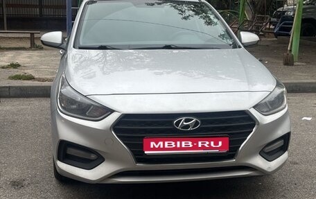 Hyundai Solaris II рестайлинг, 2017 год, 1 250 000 рублей, 1 фотография