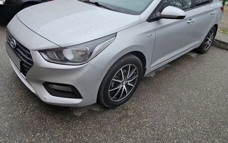 Hyundai Solaris II рестайлинг, 2017 год, 1 250 000 рублей, 2 фотография