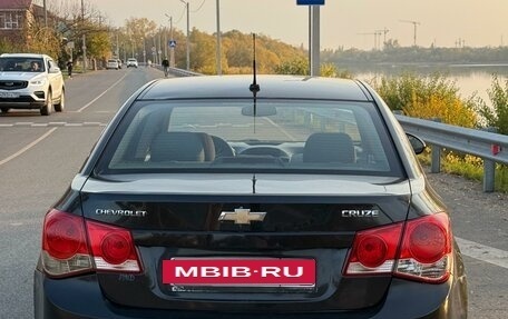 Chevrolet Cruze II, 2010 год, 499 999 рублей, 3 фотография