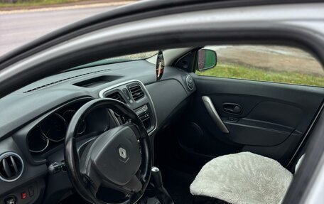 Renault Logan II, 2017 год, 290 000 рублей, 7 фотография