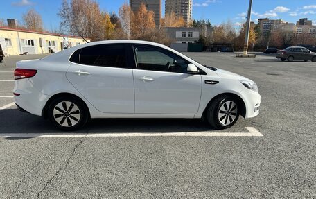 KIA Rio III рестайлинг, 2015 год, 990 000 рублей, 7 фотография