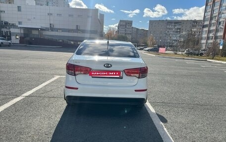 KIA Rio III рестайлинг, 2015 год, 990 000 рублей, 5 фотография