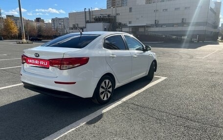 KIA Rio III рестайлинг, 2015 год, 990 000 рублей, 6 фотография