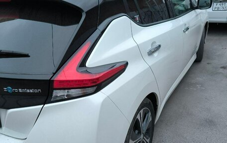 Nissan Leaf II, 2018 год, 1 290 000 рублей, 4 фотография