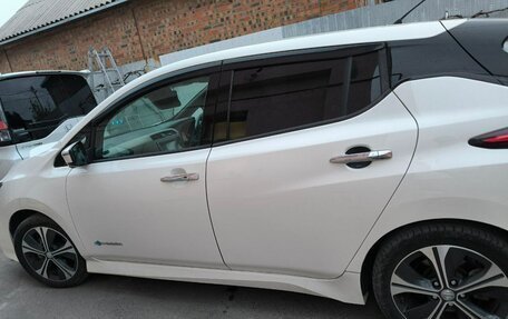 Nissan Leaf II, 2018 год, 1 290 000 рублей, 5 фотография