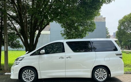 Toyota Vellfire I, 2013 год, 1 750 000 рублей, 4 фотография