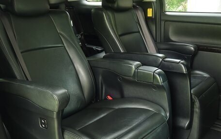 Toyota Vellfire I, 2013 год, 1 750 000 рублей, 11 фотография