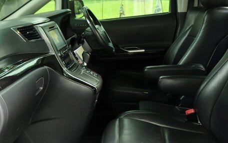 Toyota Vellfire I, 2013 год, 1 750 000 рублей, 8 фотография