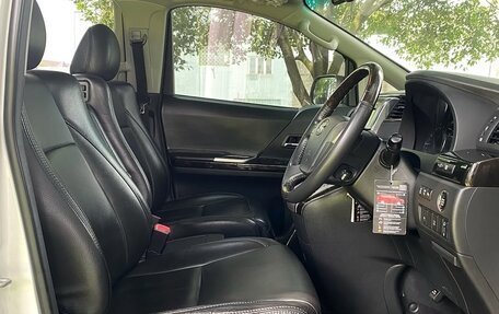 Toyota Vellfire I, 2013 год, 1 750 000 рублей, 9 фотография