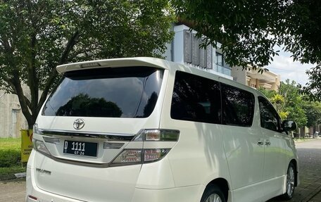 Toyota Vellfire I, 2013 год, 1 750 000 рублей, 3 фотография