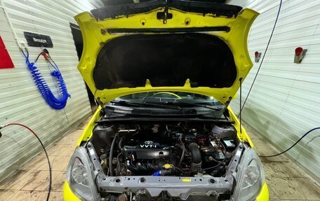 Toyota Yaris I рестайлинг, 2002 год, 270 000 рублей, 8 фотография