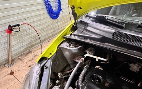 Toyota Yaris I рестайлинг, 2002 год, 270 000 рублей, 10 фотография